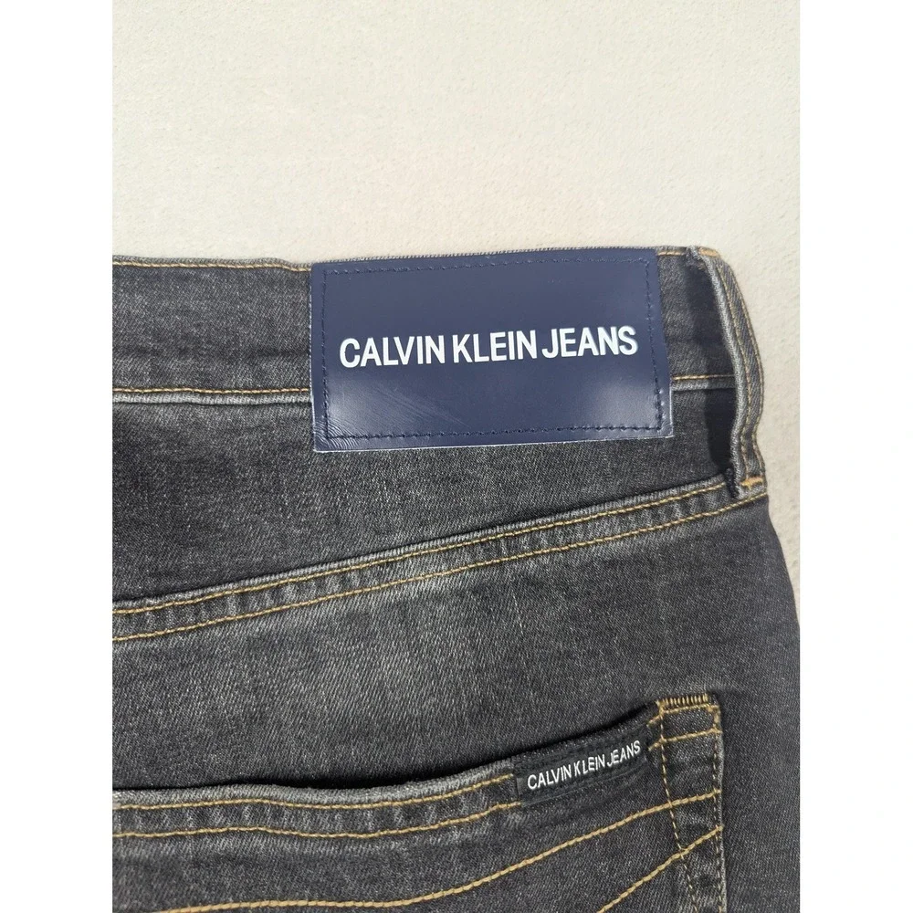 Calvin Klein Jeans  Mens 36x32 Gray CKJ 056 Athletic Taper Distressed Denim